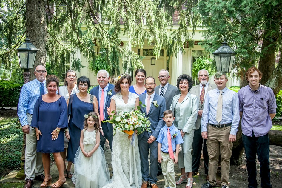 Wedding party at the Smithville Mansion