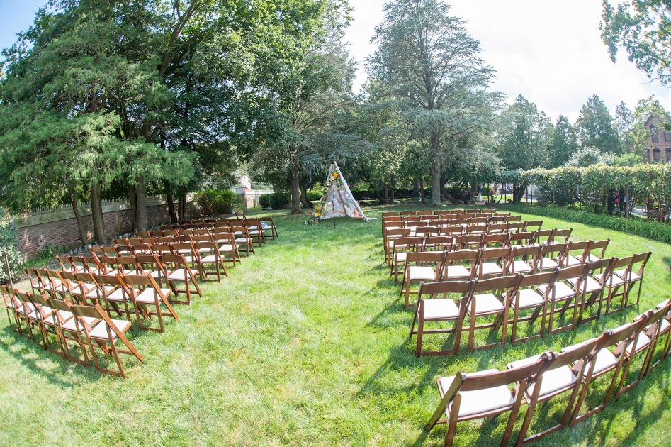 Outdoor Wedding Setting at Smithville Mansion